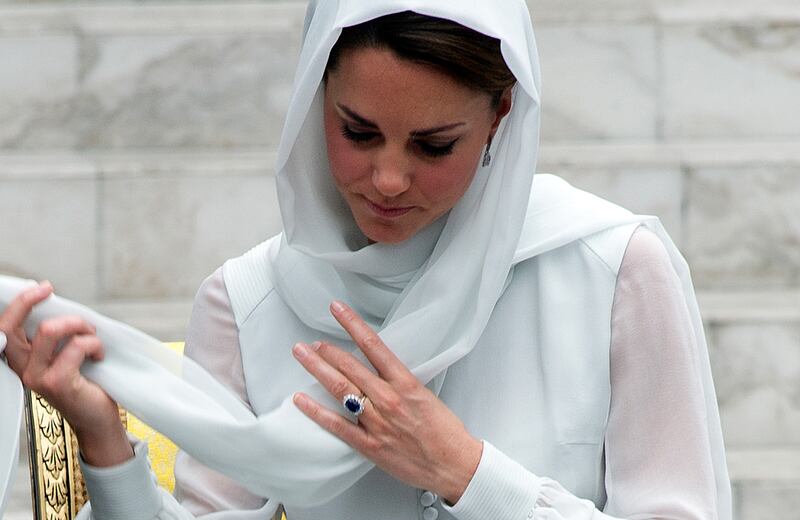 galleries/2012/12/28/a-mad-2012-for-the-house-of-windsor-photos/royal-year-topless1_iqrvib