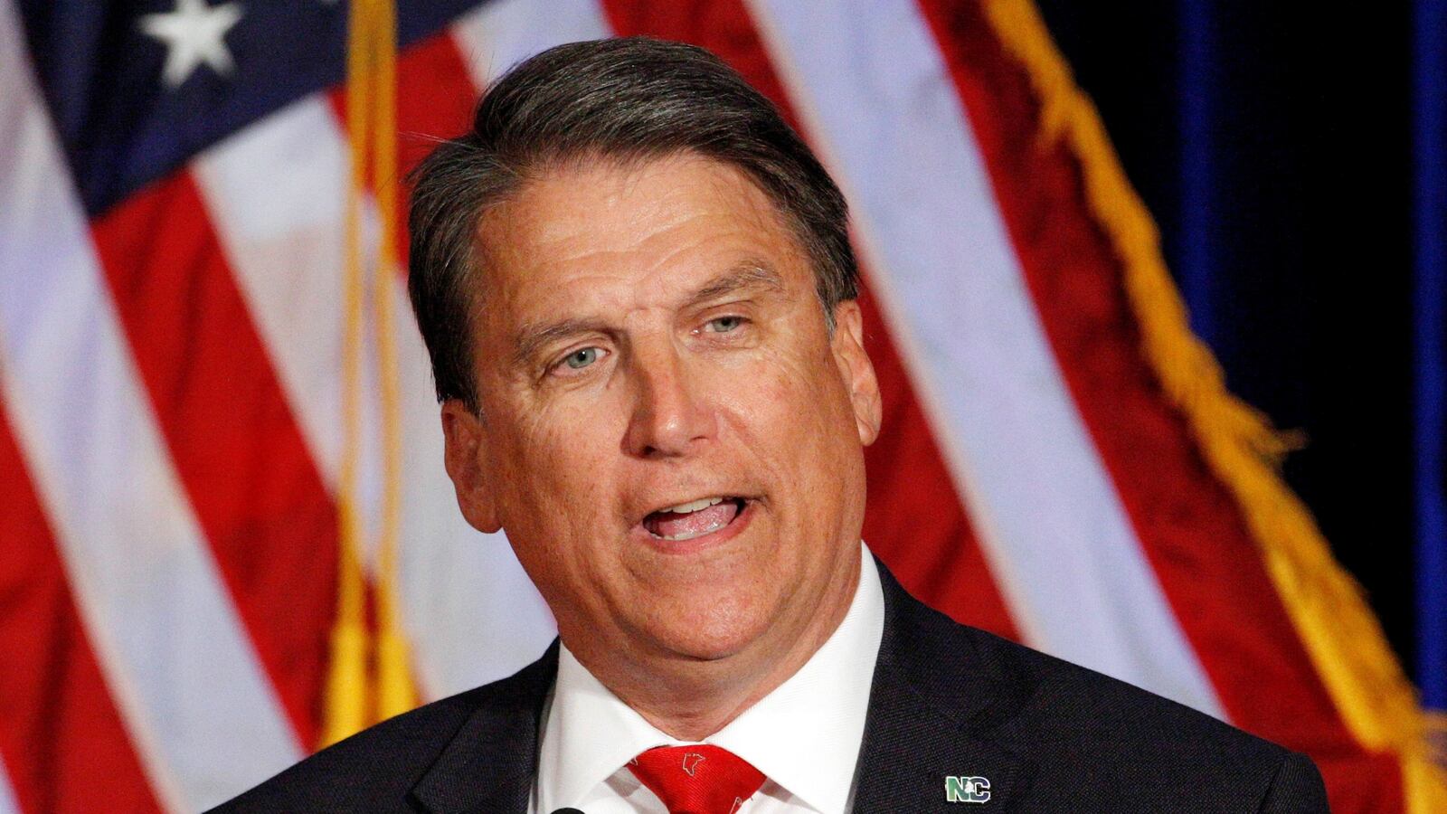 cheats/2016/12/16/nc-guv-signs-bill-to-reduce-powers-of-dem-successor/161216-pat-mccrory-NC-cheat_lijz7i