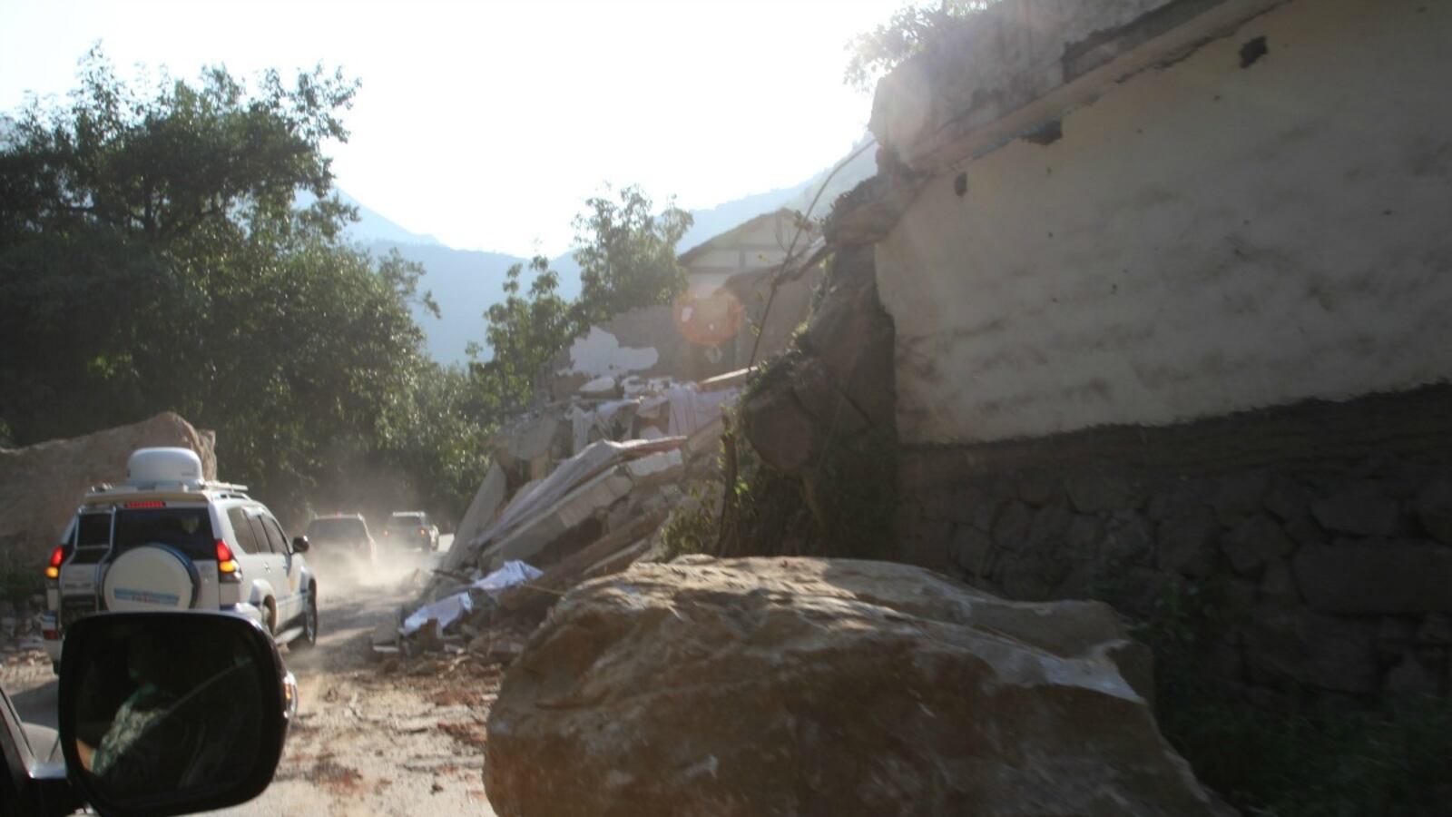 cheats/2012/09/07/chinese-quakes-kill-dozens/china-quake-cheat_hrbx2b