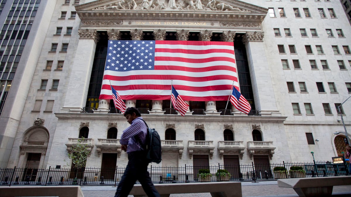 cheats/2011/08/16/fitch-gives-u-s-aaa-rating/wall-street-2-box_rex3t2