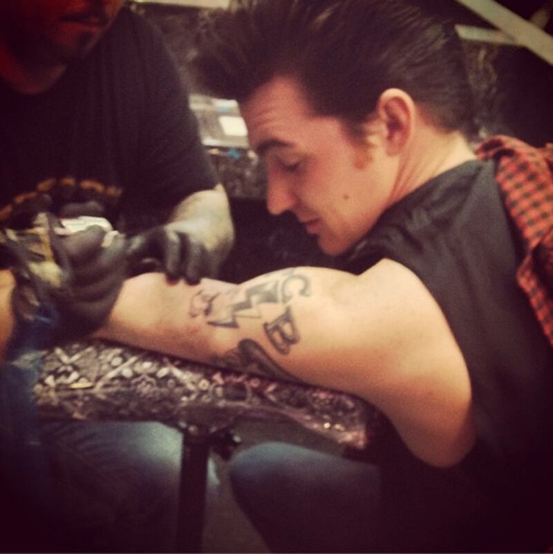 galleries/2014/01/26/taylor-swift-oprah-the-week-s-best-celebrity-selfies-photos/140124-selfies-drakebell_lgwqcv