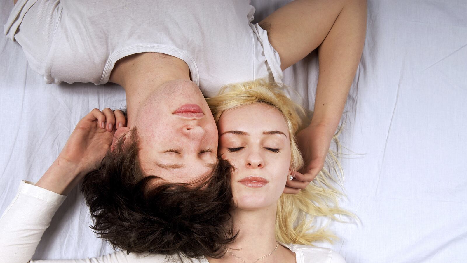 articles/2015/07/22/american-teens-are-waiting-to-have-sex/150721-zadrozny-teens-sex-tease_fcgihr