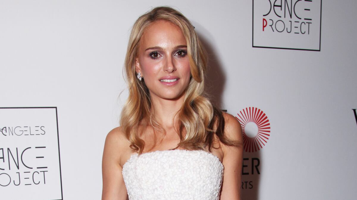 articles/2012/09/24/sofia-vergara-s-emmys-wardrobe-malfunction-natalie-portman-goes-blonde/natalie-portman-blonde-fashion-beast_az95ee