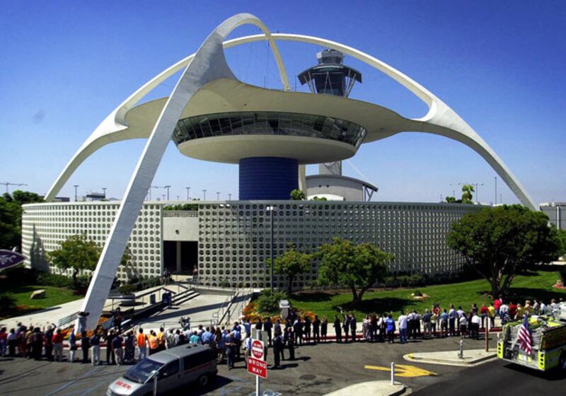 galleries/2009/11/19/america-s-airports-ranked-from-first-to-worst/airports---2-los-angeles-airport_ofpywp
