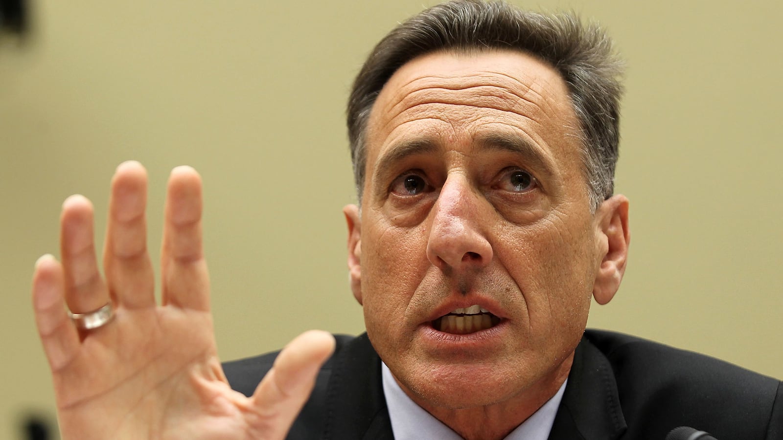 articles/2014/11/13/what-the-hell-happened-in-vermont/141112-stevens-weirdo-vermont-tease_kaxna4