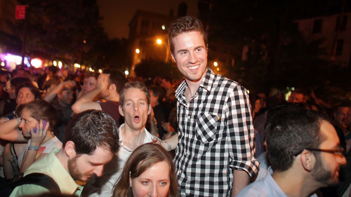 cheats/2011/07/06/nyc-to-open-sunday-for-gay-marriage/gay-marriage-approved-new-york-1_wi2bhy