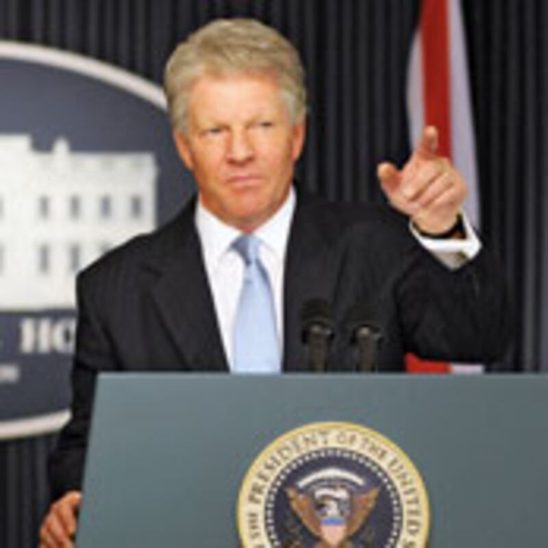 articles/2010/05/25/dennis-quaid-plays-bill-clinton-in-hbos-the-special-relationship/piccalo-dennis-quaid_102243_grcnzq