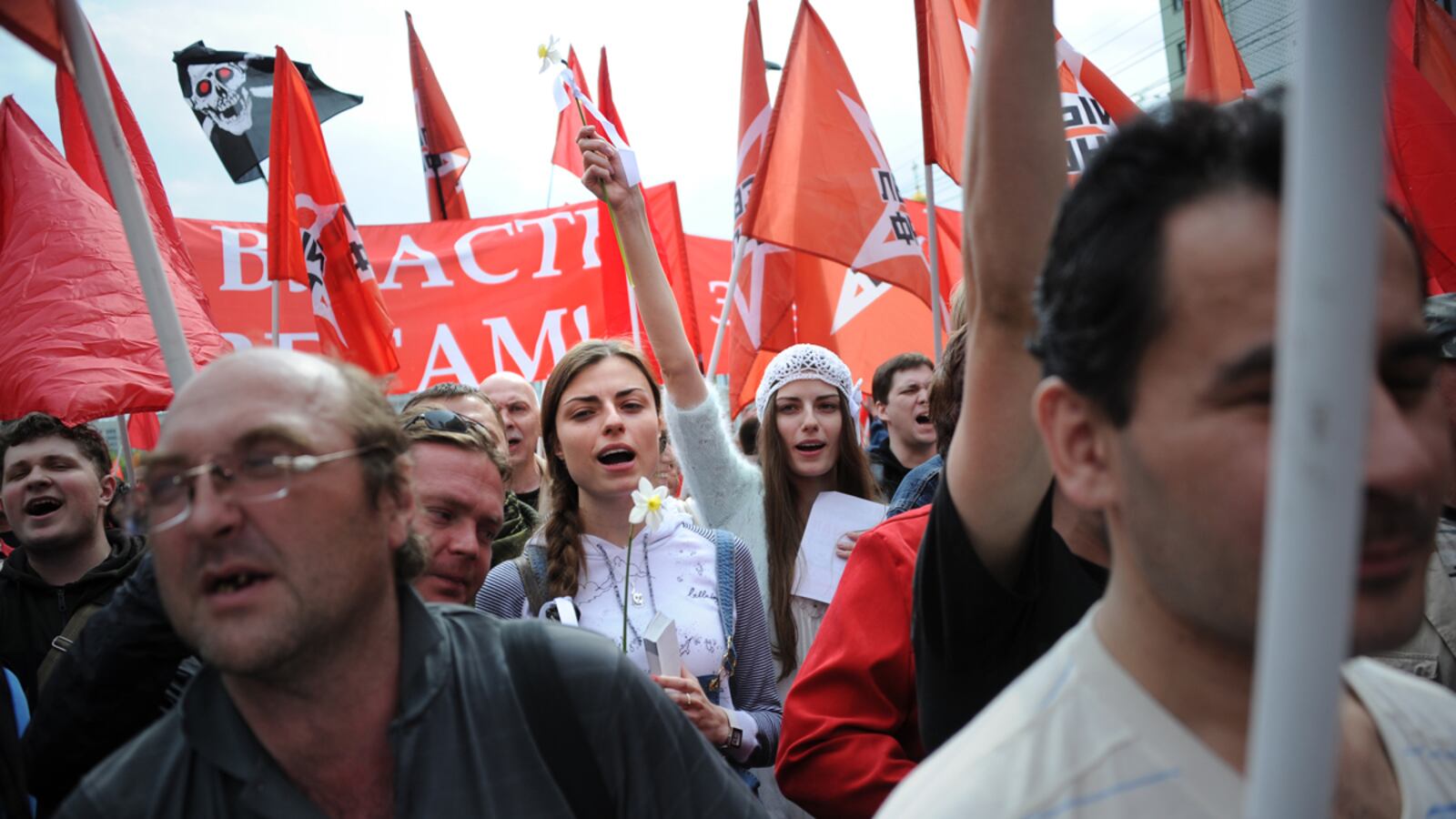 cheats/2012/05/06/police-clash-with-anti-putin-protesters/moscow-protest-cheat_lpcebw