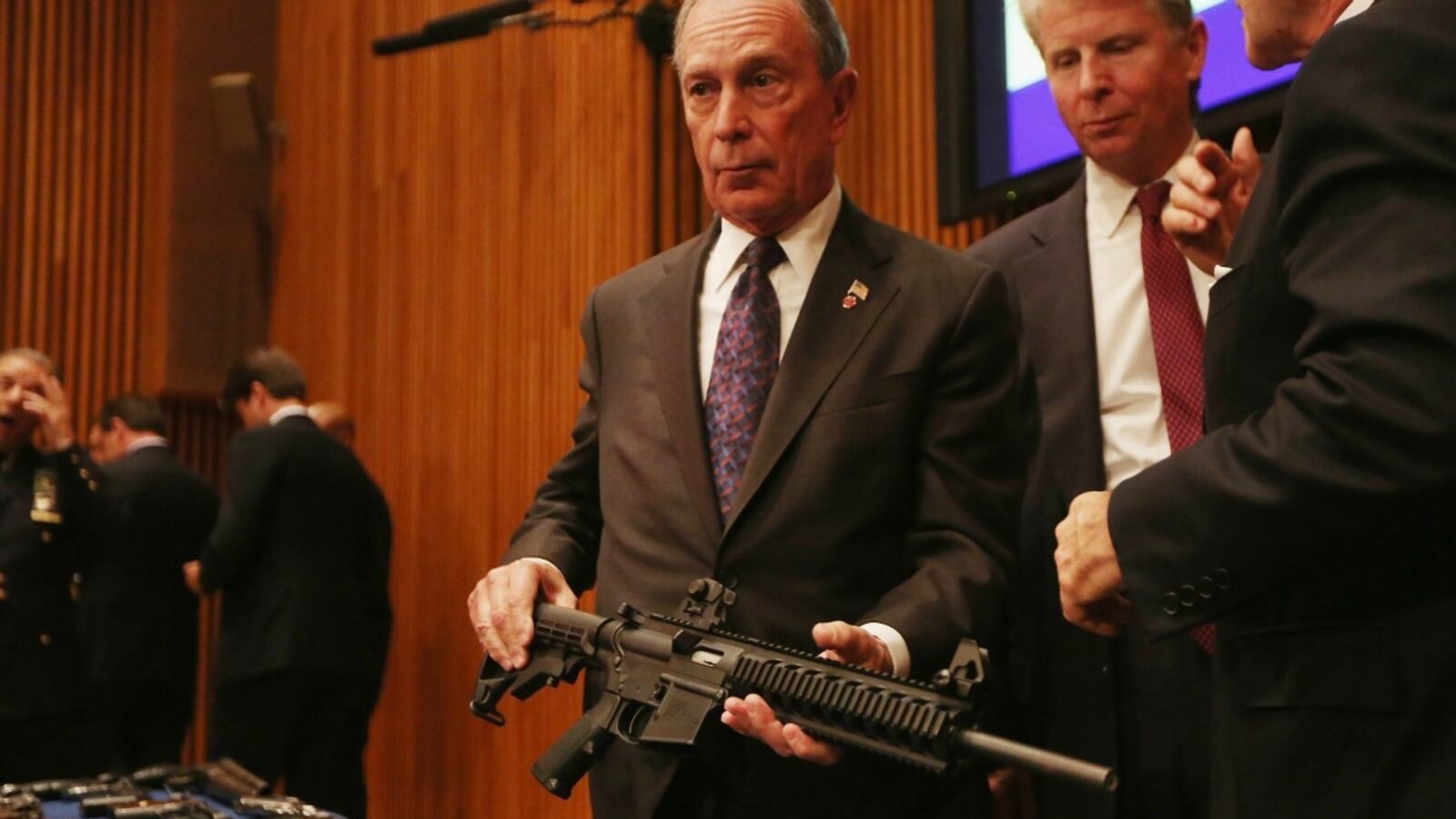 cheats/2012/10/17/bloomberg-gets-serious-about-fighting-the-nra/bloomberg-guns-cheat_fewgj2
