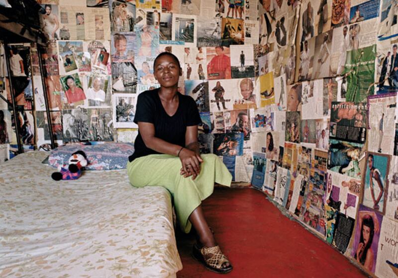 galleries/2010/07/28/zwelethu-mthethwa/zwelethu---image-2_rzxn27