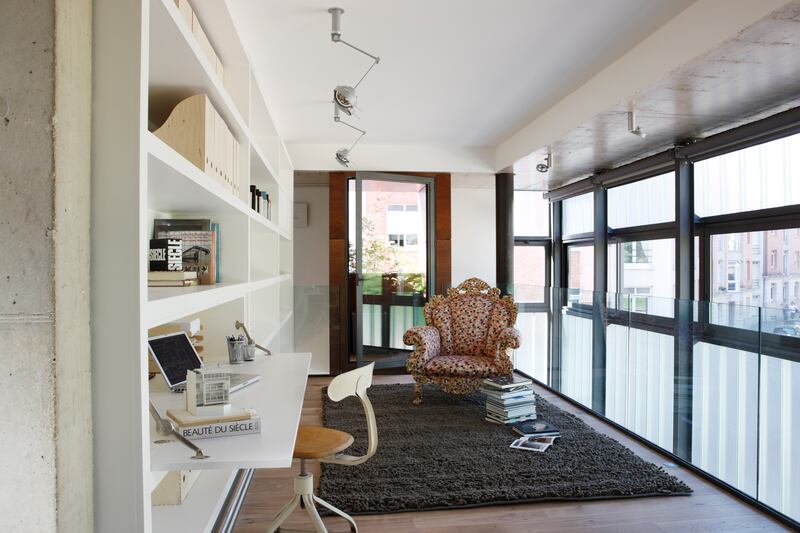 galleries/2013/02/25/omg-i-want-this-house-paris-photos/130222-omg-paris11_ycjsog