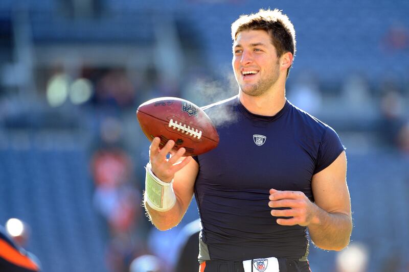 galleries/2013/12/16/photos-the-25-most-charitable-celebrities/131210-tim-tebow-charity_wivywo