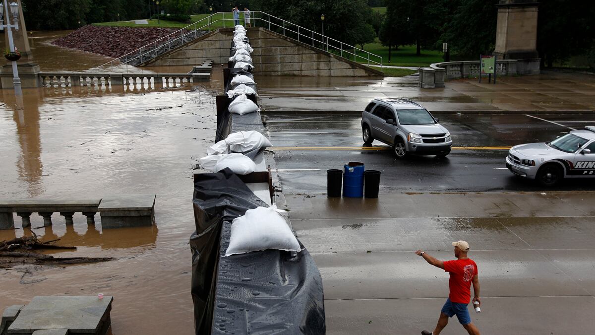 cheats/2011/09/08/3-dead-in-pa-floods/lee-flooding-pa-cheat_mnv5jp