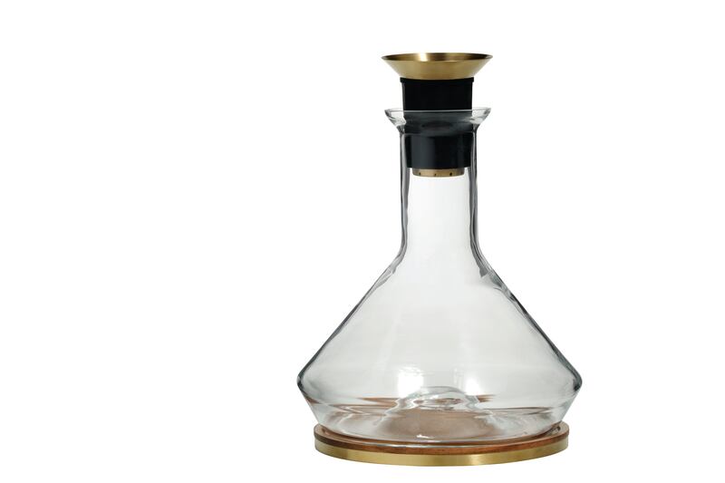 articles/2016/12/06/spirited-holiday-gifts-for-everyone-on-your-list/161205-rothbaum-gift-guide-embed-RBT_Decanter_product_1_vfyiee
