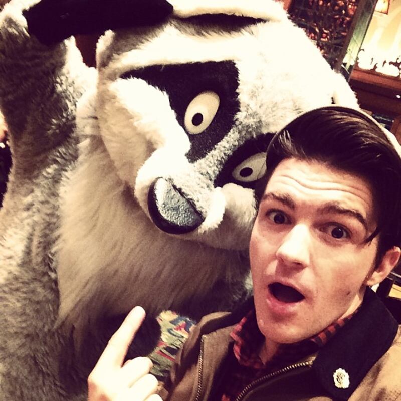 galleries/2014/02/16/jared-leto-lupita-nyong-o-and-the-week-s-best-celebrity-selfies/140216-selfies-drake-bell_fh4mzr