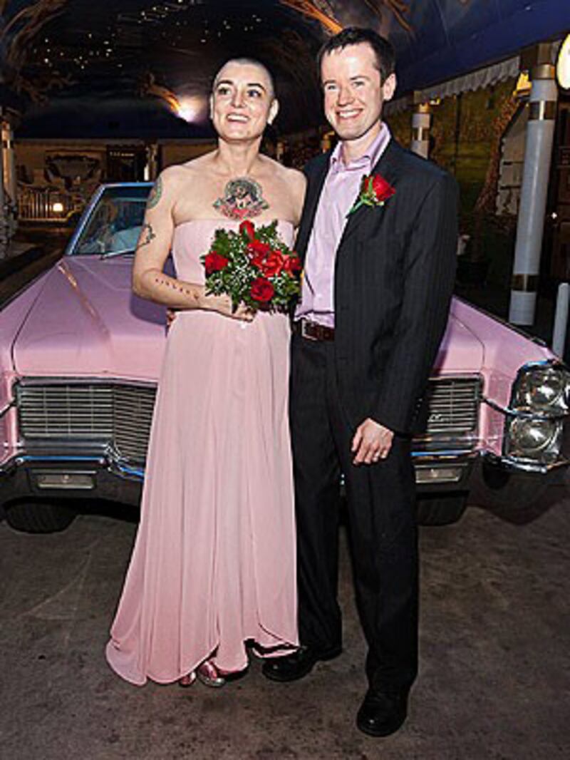 galleries/2012/01/02/katy-perry-and-russell-brand-s-divorce-and-other-year-end-breakups-photos/year-end-breakups-sinead-oconnor_btqan5