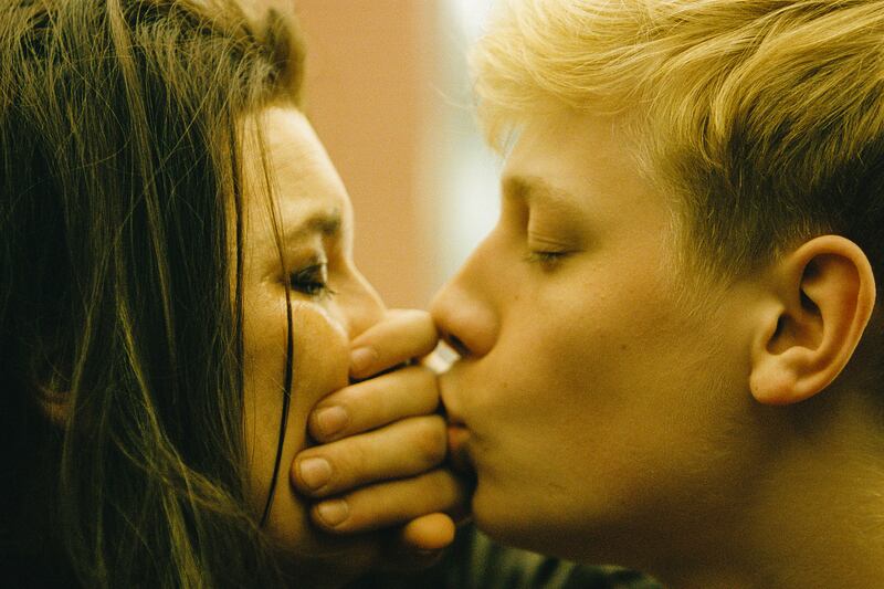 articles/2015/01/22/cannes-wunderkind-xavier-dolan-heads-to-hollywood/160121-teeman-dolan2-embed_ldzxvv