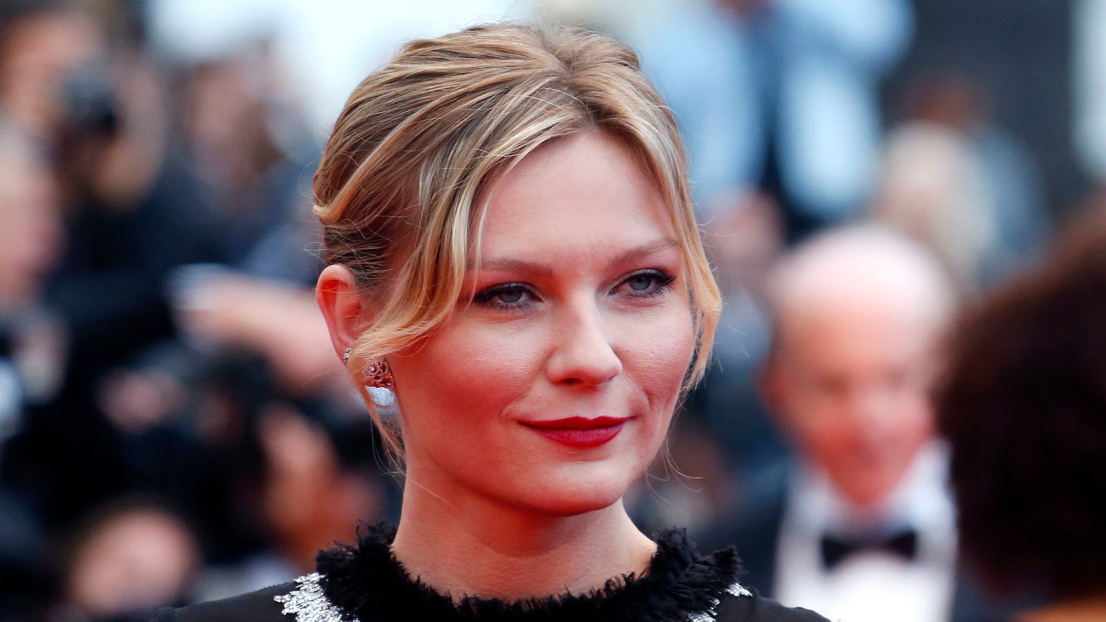 cheats/2014/09/02/fbi-investigating-jlaw-nude-pics-leak/140902-kirsten-dunst-cheat_yekbvi