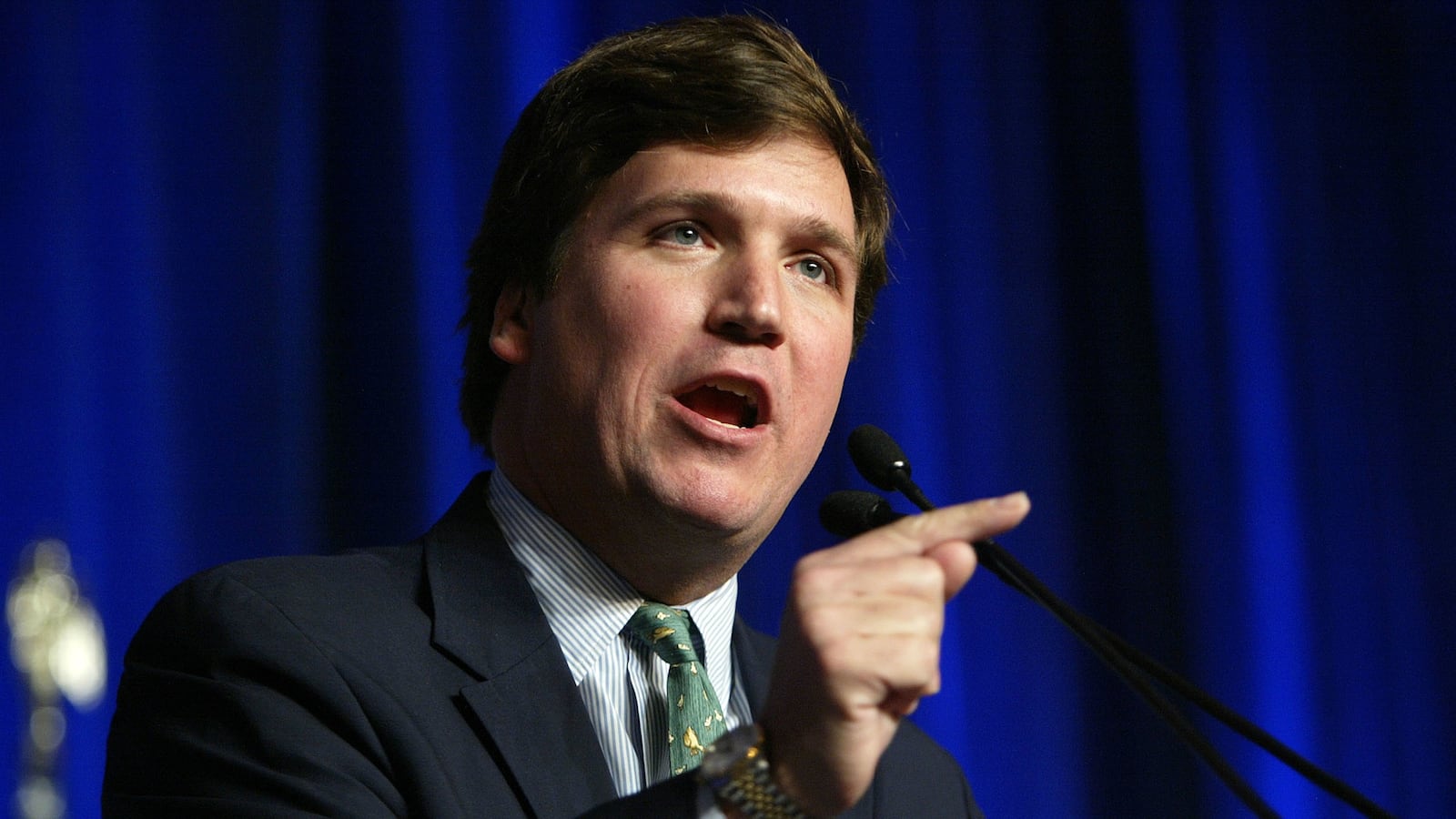 articles/2017/05/03/tucker-carlson-has-become-the-right-s-jon-stewart-but-that-s-not-a-compliment/170502-Caruso-carlson-tease_swiig5