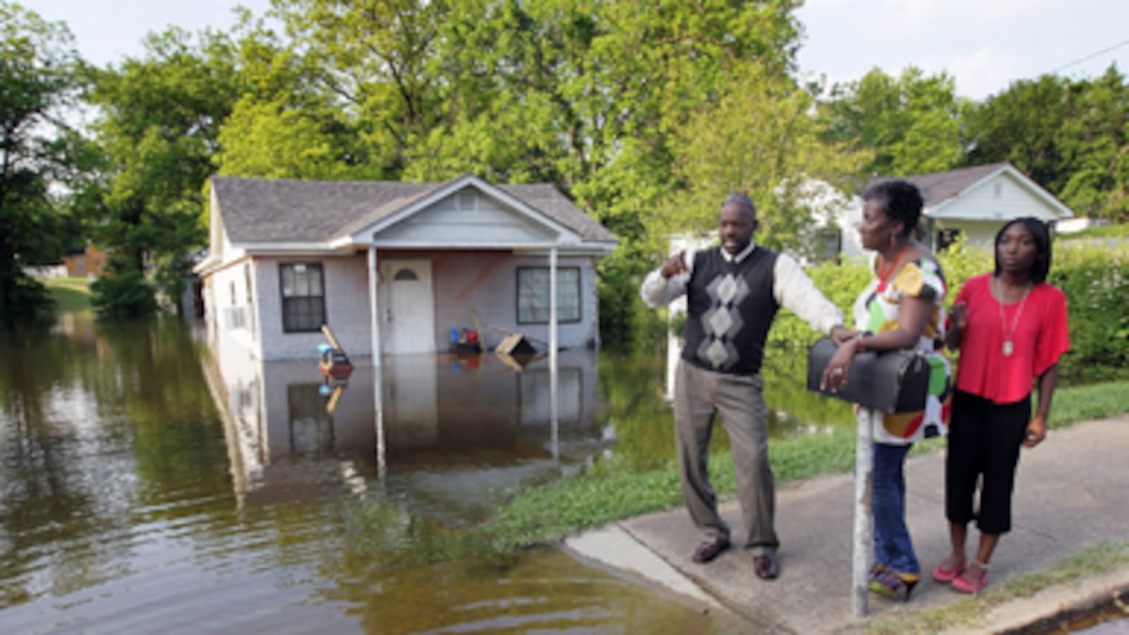 cheats/2011/05/10/mississippi-crests-at-48-feet-/floods-turn-south-2_auim1w