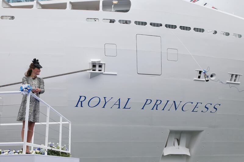 articles/2013/06/13/new-wardrobe-malfunction-today-suggests-kate-really-needs-hem-weights/kate-bottle_rvdsqh