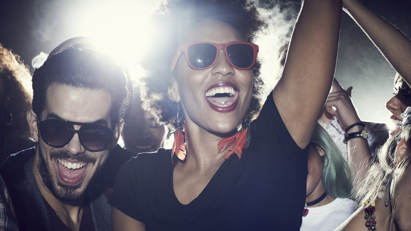 articles/2014/02/03/minority-optimism-white-pessimism/140203-black-latino-tease_ujxiyz