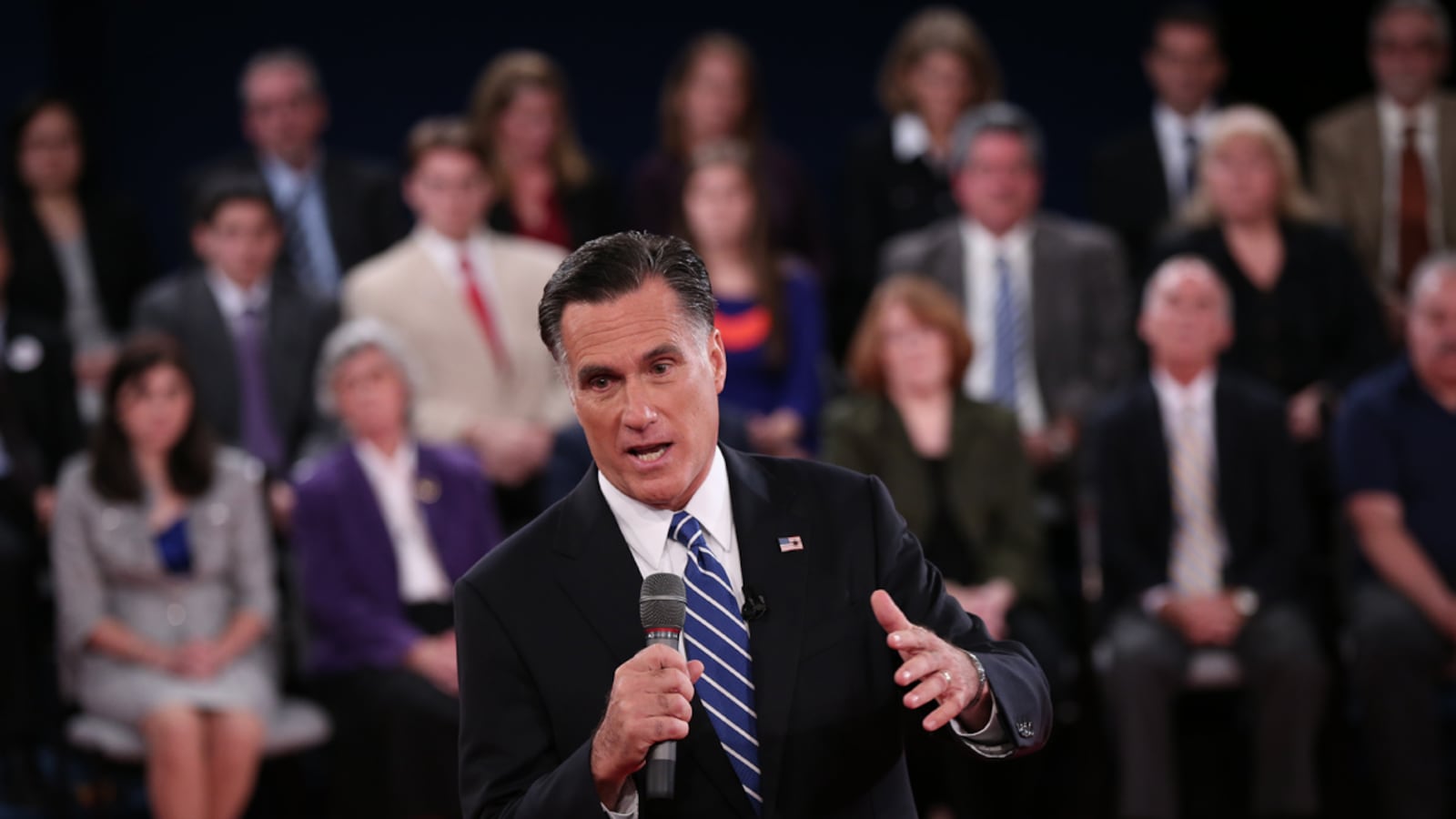 articles/2012/10/17/mitt-romney-s-binders-full-of-women-comment-sets-internet-ablaze/stern-romney-debate-binder-tease-embed_ijczlh