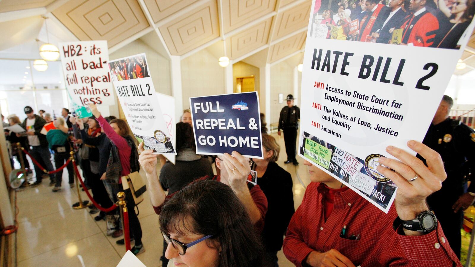 cheats/2016/12/21/nc-bathroom-bill-repeal-stalls/161221-hb2-repeal-fail-cheat_g6vnbq