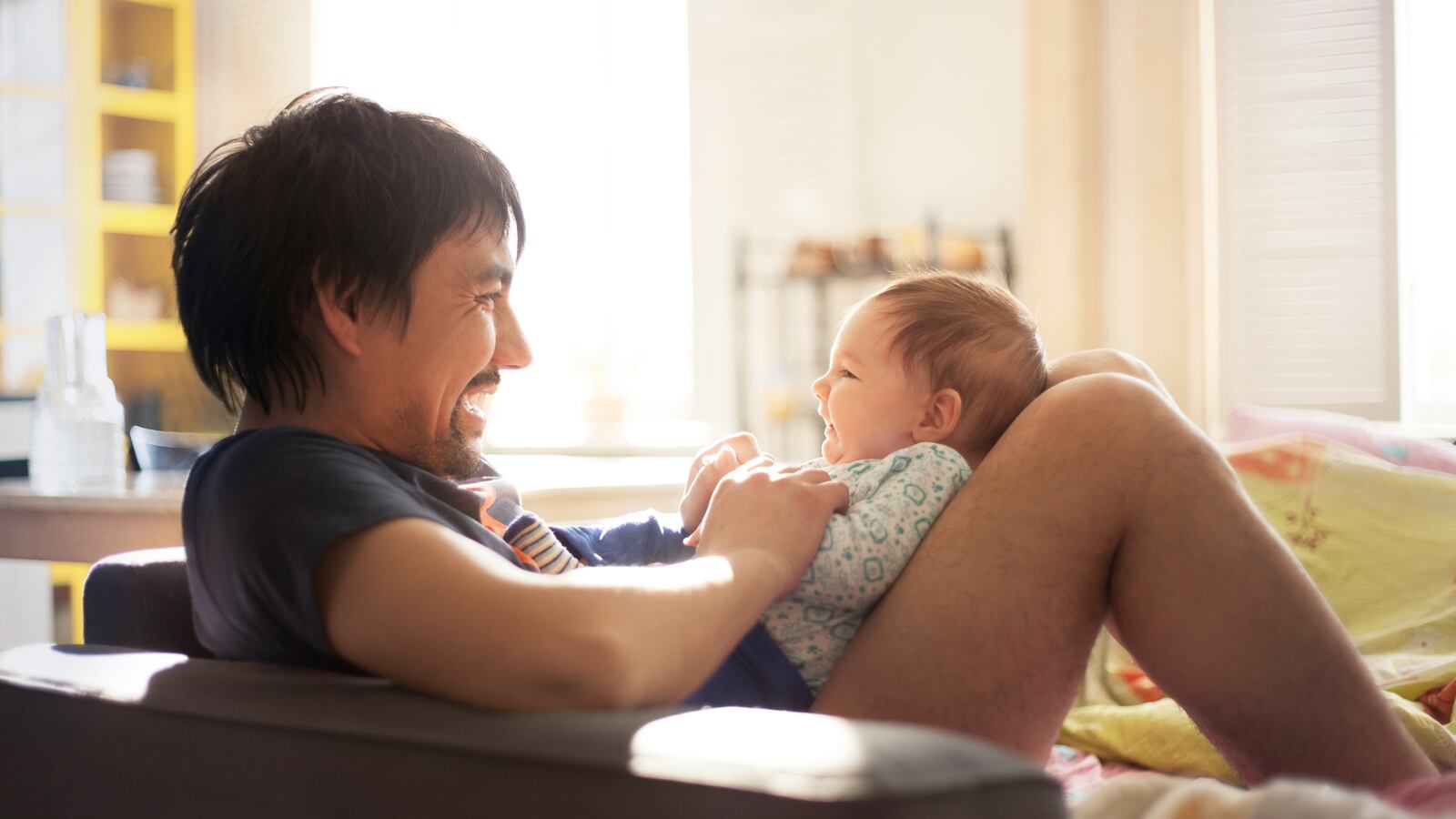articles/2014/03/08/why-men-shouldn-t-wait-to-have-kids/140307-williams-parenting-tease_z2wccp