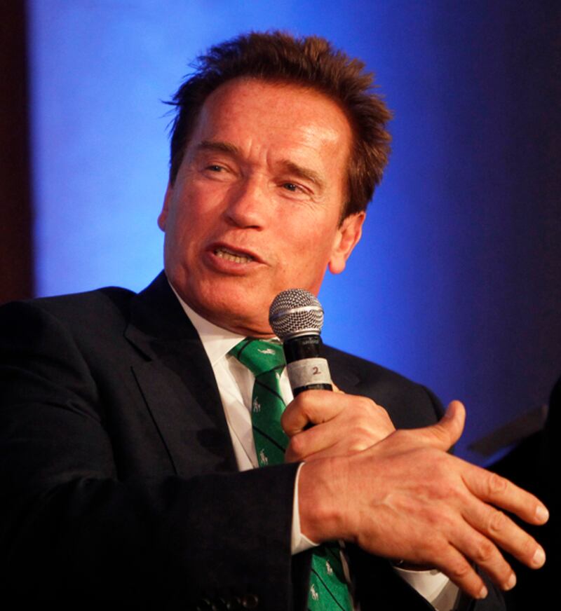 galleries/2012/07/26/kristen-stewart-hugh-grant-more-sad-celebrity-apologies-photos/celeb-apologies-schwarzenegger_tg4qrf