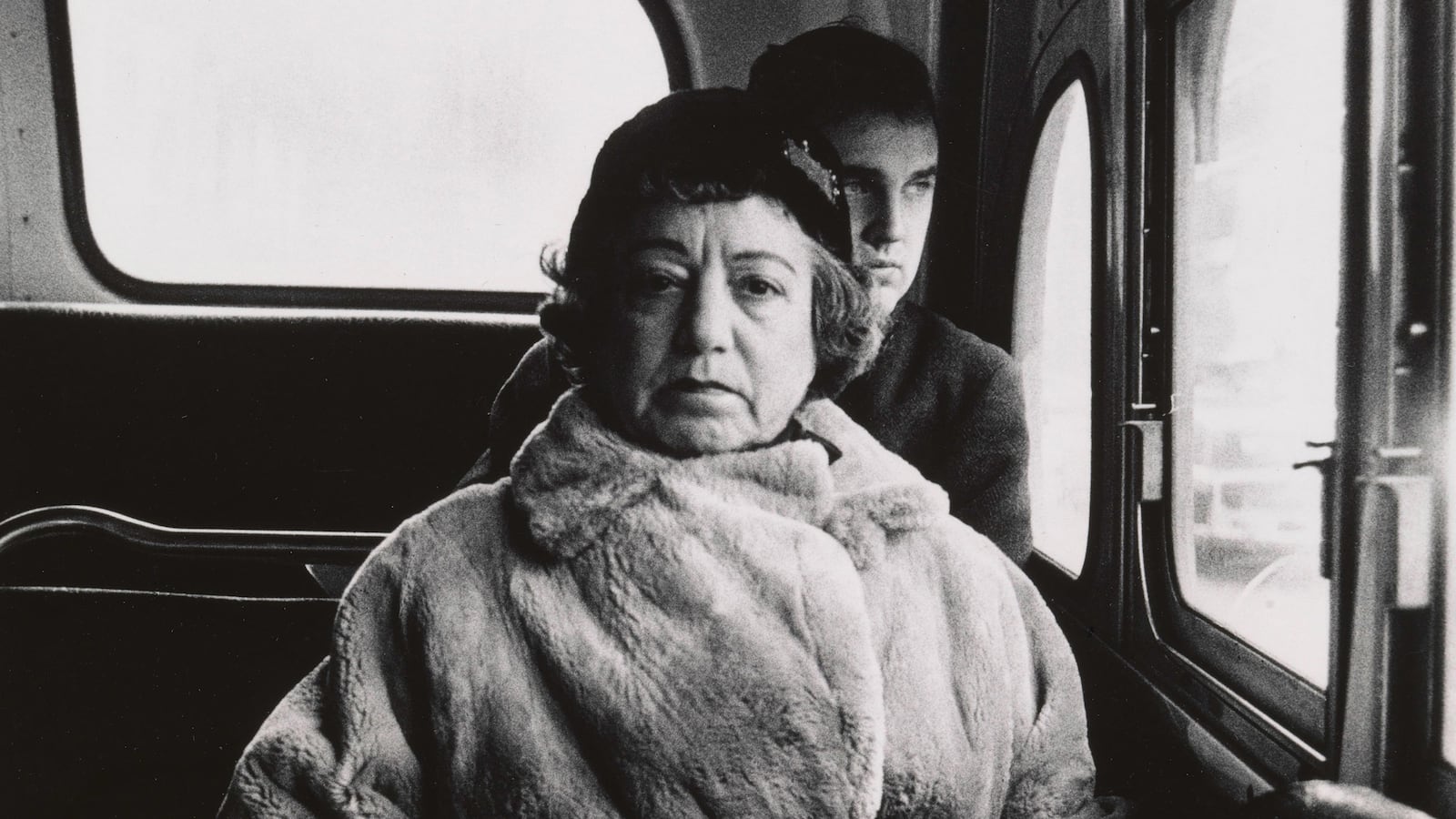 articles/2016/07/12/diane-arbus-s-strange-and-surreal-visions-of-new-york/160711-freedlander-diane-arbus-tease_j2vcsb