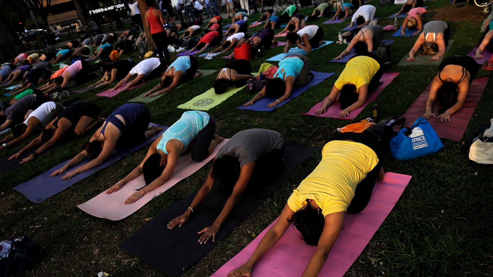 articles/2013/03/19/lululemon-discovers-what-men-have-always-known-yoga-pants-are-see-through/130319-sidell-lululemon-sheer_mfee2p