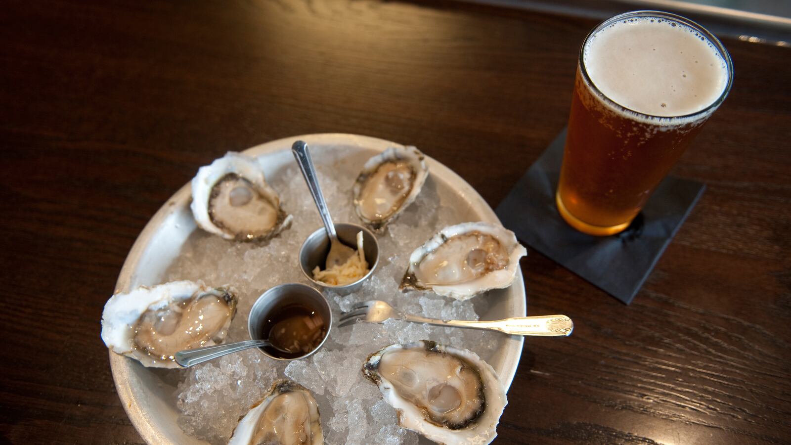 articles/2013/12/18/a-local-s-guide-to-d-c-during-the-holidays/131217-oconnor-washington-tease_w6ivfx