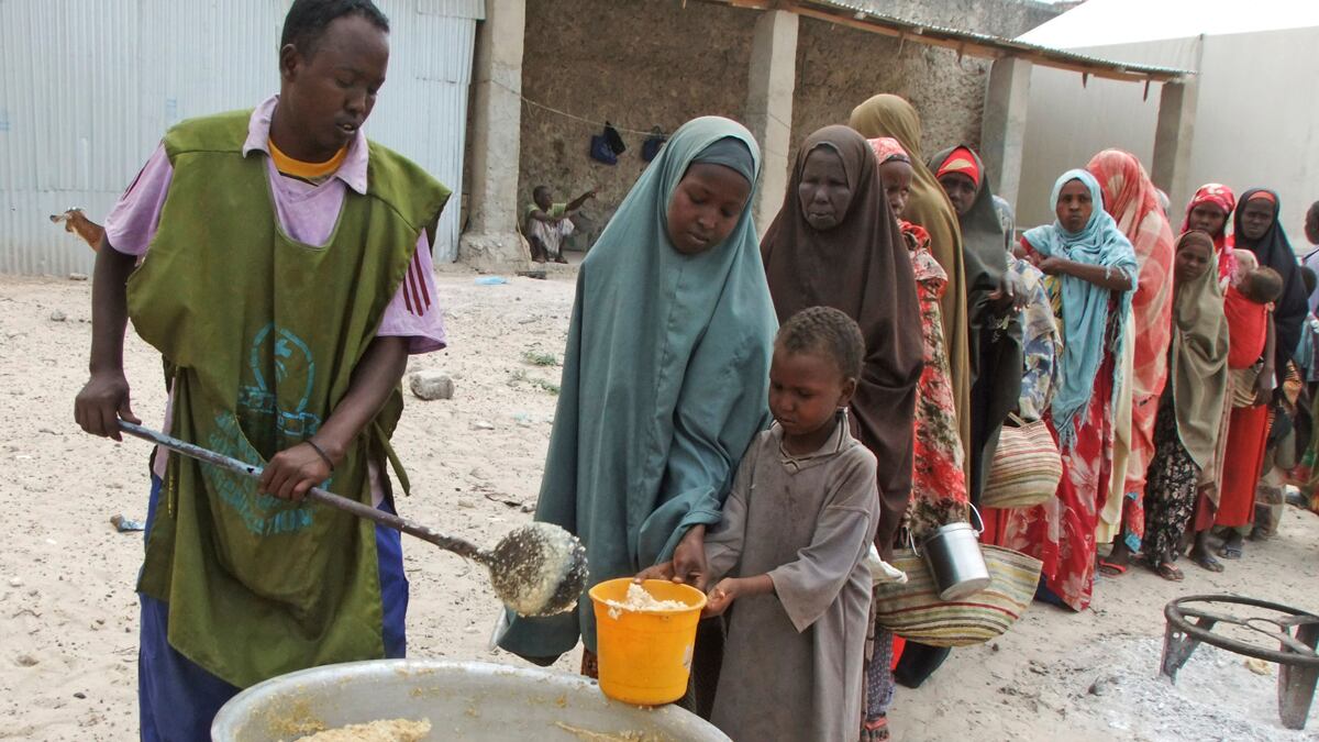 cheats/2011/08/25/african-union-promises-drought-aid/somalia-aid-cs_uenaxt