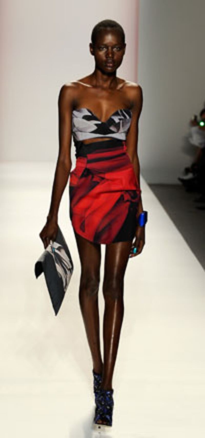 galleries/2009/09/10/ny-fashion-week-day-1/fashion-runway-highlights--6_tiyl4j