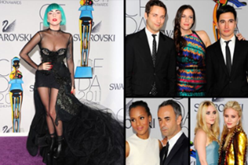 articles/2011/06/07/cdfa-awards-2011-lady-gaga-kanye-west-help-laud-new-generation-of-designers/cfda-awards-red-carpet-photos-givhan_dkk4eh
