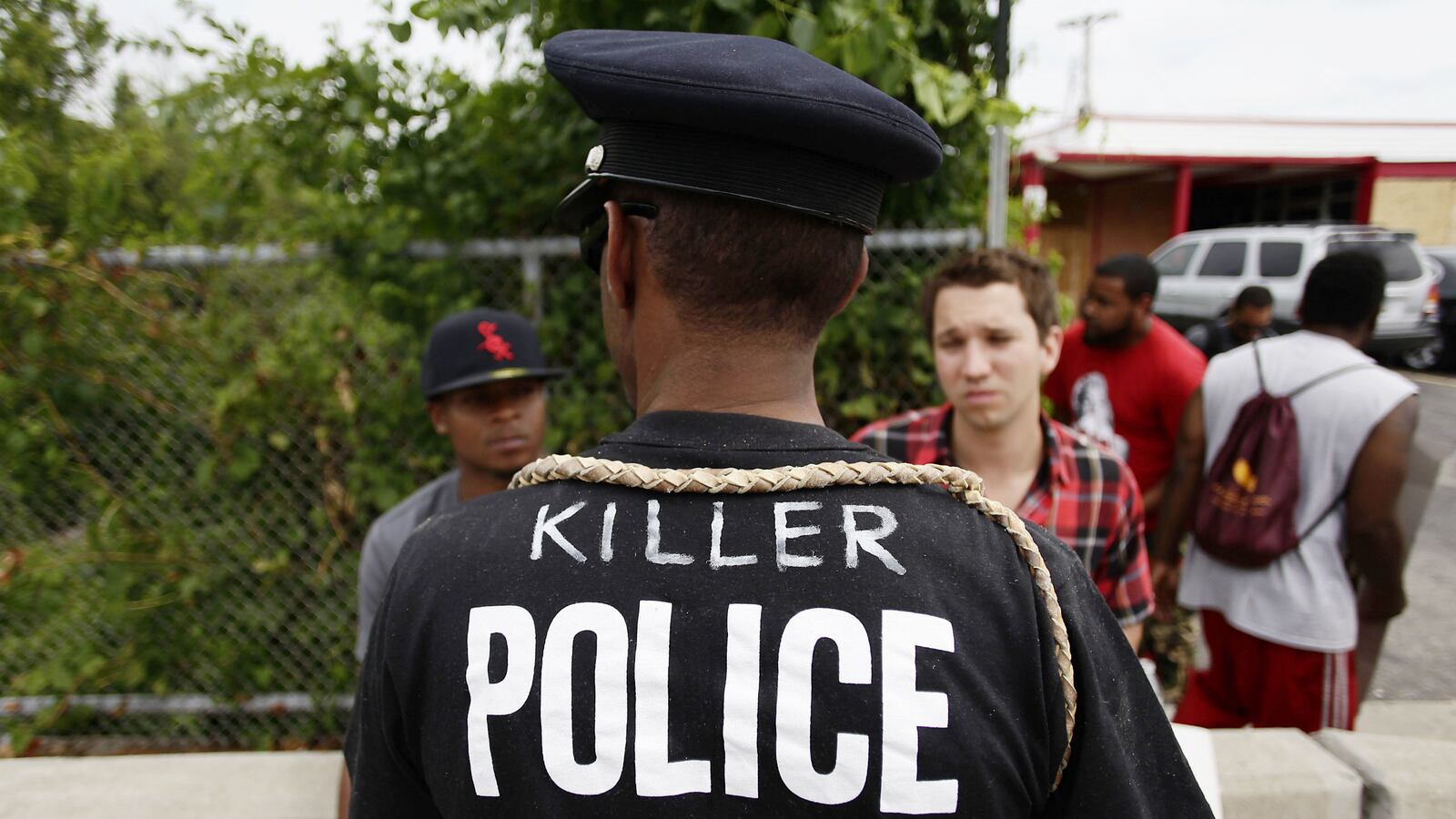 cheats/2014/08/20/cops-on-duty-rarely-charged-in-killings/140820-police-cheat_aqvjn3