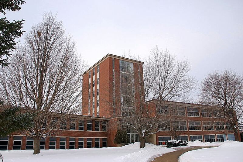 galleries/2014/11/06/25-colleges-with-the-worst-return-on-investment-photos/141028-worst-roi-schools-17-luther_aka36u