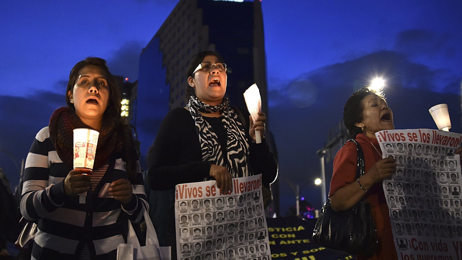 cheats/2014/11/04/cops-nab-fugitive-mexican-mayor-wife/141104-mexican-mayor-cheat_qd136r