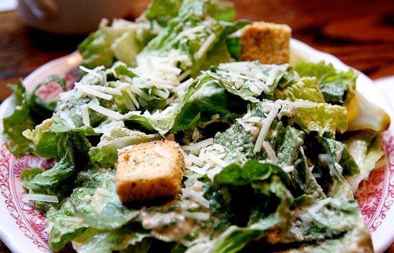 galleries/2010/07/02/deadly-salads/deadly-salads---old-spaghetti-factory-chicken-caesar_bgibue