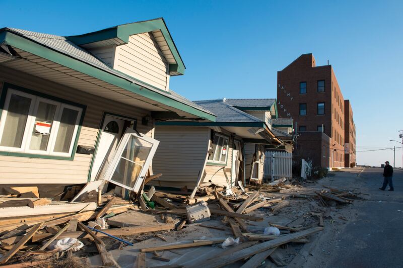 galleries/2013/04/29/hurricane-sandy-rebuilding-and-recovery-photos/20130427-rockaway12_domdz1