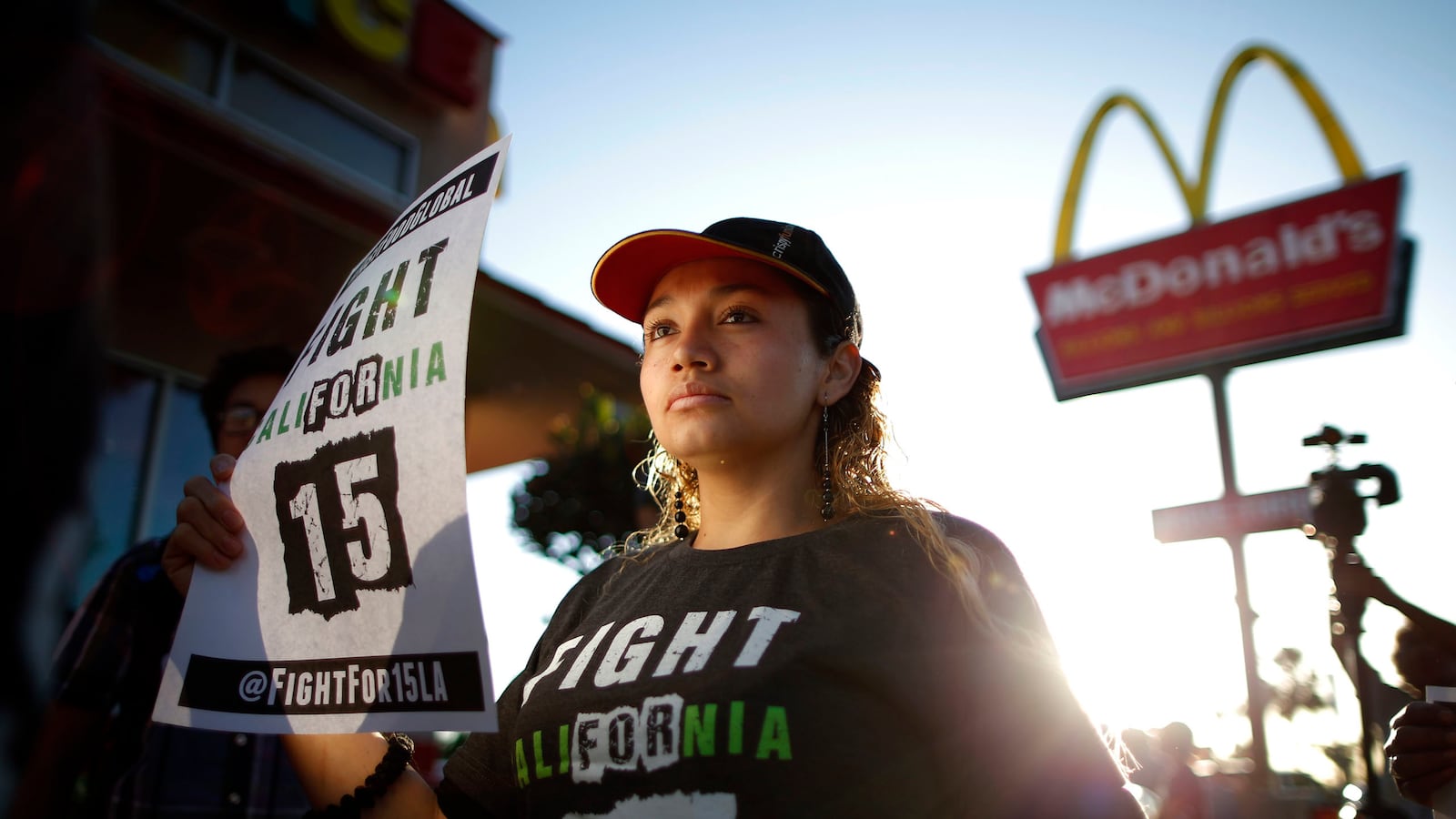 cheats/2014/09/04/fast-food-workers-strike-coast-to-coast/140904-fast-food-protest-cheat_hspqk1