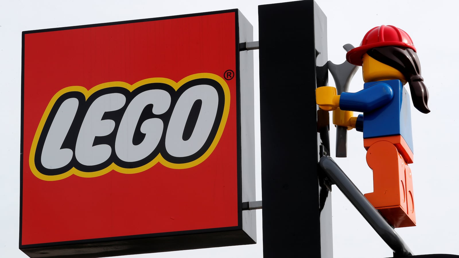 2021-04-28T120320Z_1292729947_RC205N9XY4GD_RTRMADP_3_HEALTH-CORONAVIRUS-LEGOLAND-NEW-YORK_lsdjjq