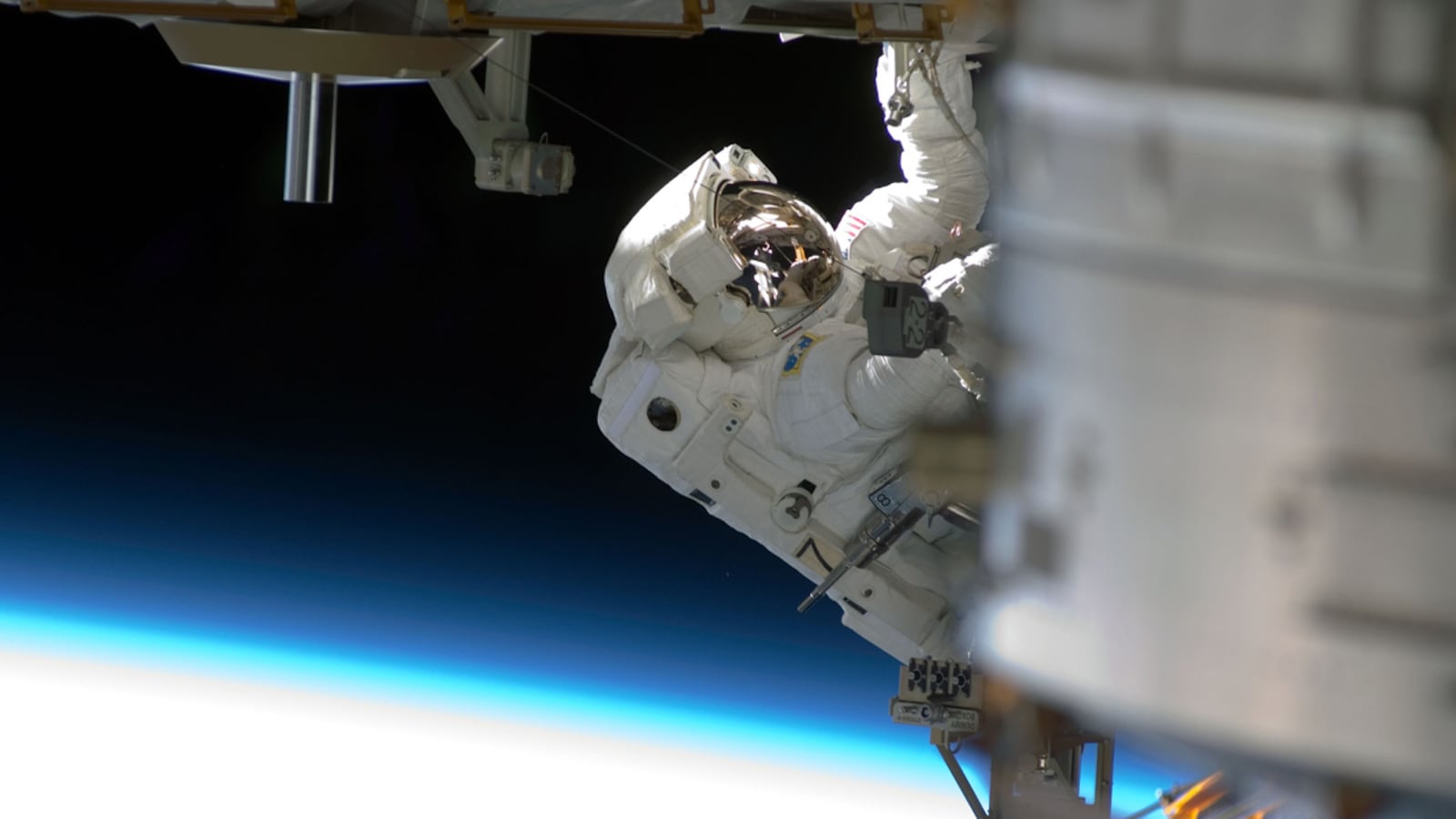 articles/2012/03/26/space-station-s-near-miss-underlines-the-dangers-of-debris-in-space/space-trash-lake_ieghrm