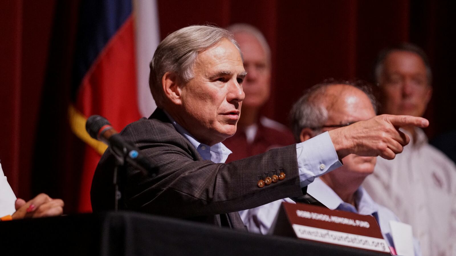 greg_abbott_uvalde_conference_qtx7qs