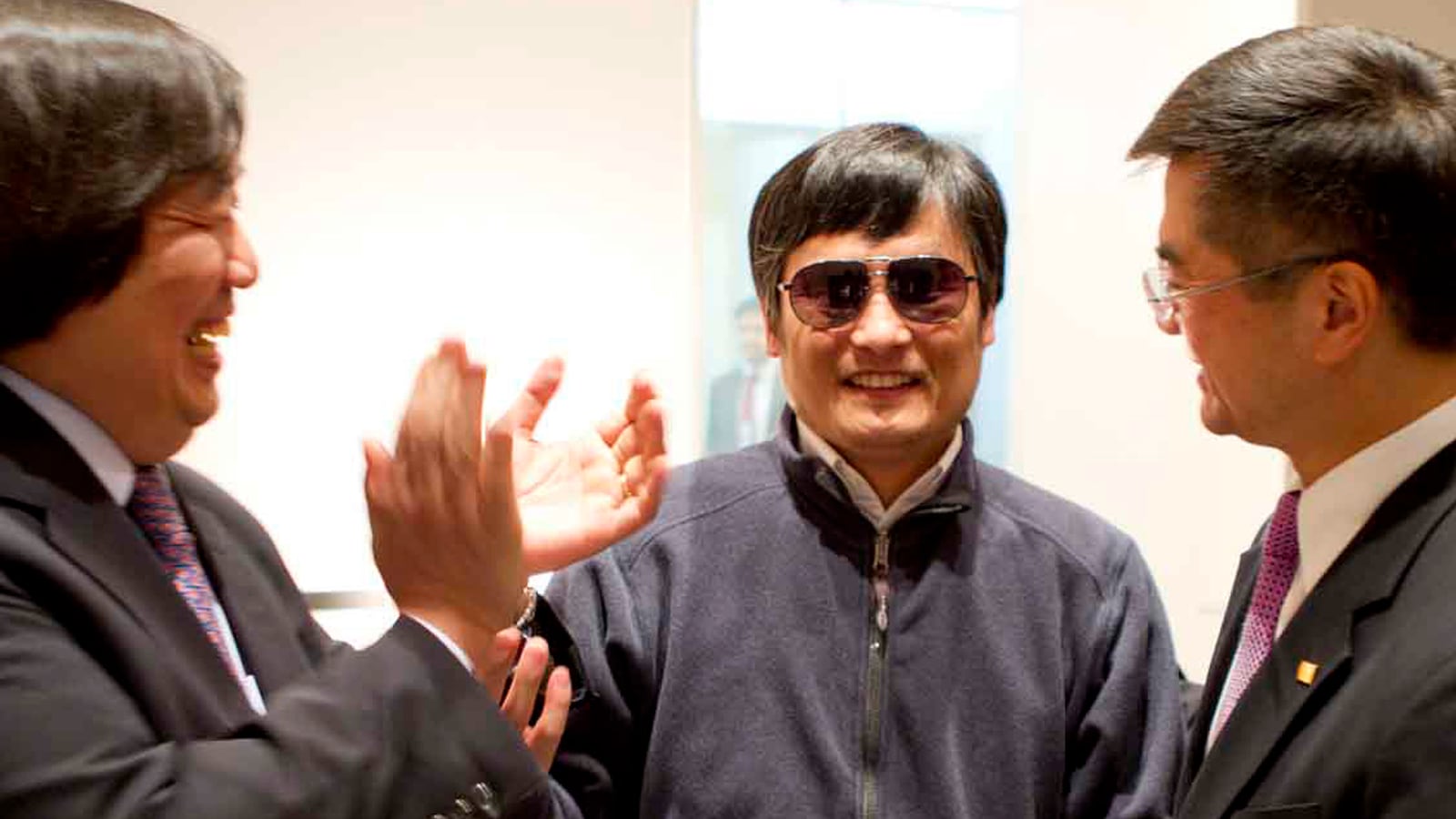 cheats/2012/05/03/chen-i-want-to-leave-with-hillary/guangcheng-leave-with-clinton-cheat_rgqhj9