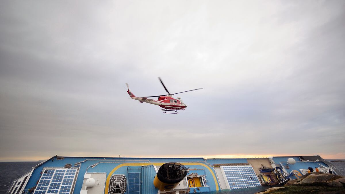 articles/2012/01/16/what-went-wrong-on-the-costa-concordia/cruise-ship-update_qjpa3k