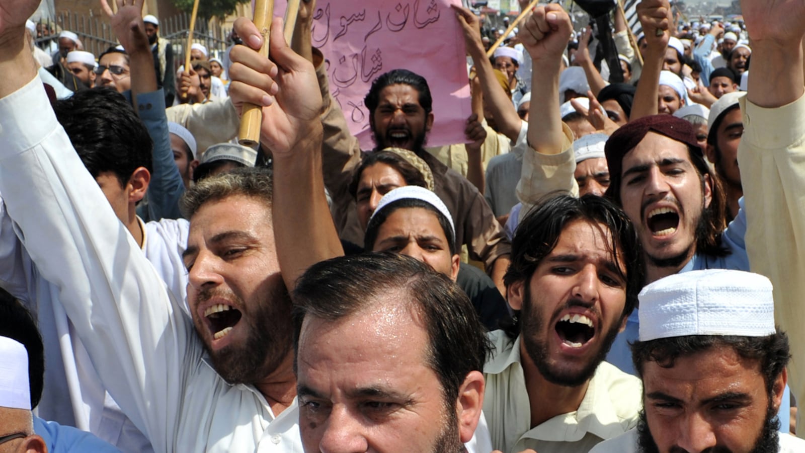 articles/2012/09/28/intercepts-show-attackers-on-u-s-consulate-in-benghazi-bragged-to-al-qaeda/terrorists-bragging-libya-lake_xxjm6d