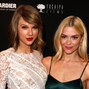 Taylor Swift and Jaime King hugging for. a photo