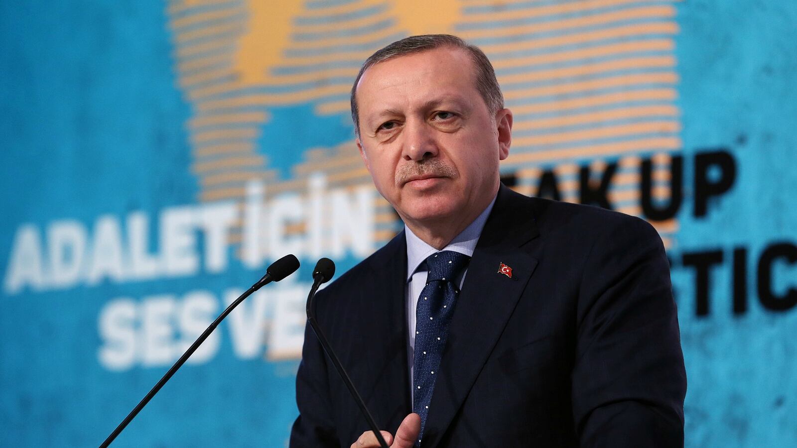 cheats/2016/11/25/turkey-s-erdogan-threatens-to-unleash-migrants-on-eu/161125-erdogan-threatens-eu-cheat_kzsccv